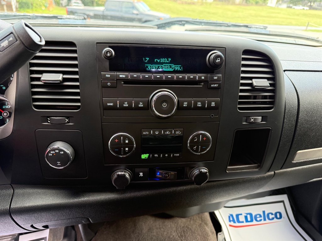 2009 Chevrolet Silverado - $13,800