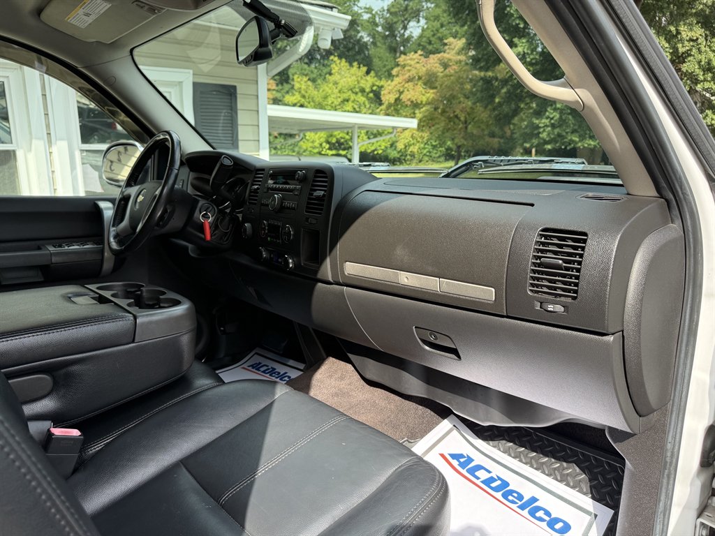 2009 Chevrolet Silverado - $13,800