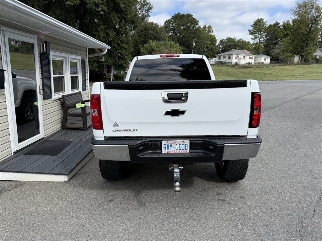 2009 Chevrolet Silverado - $13,800