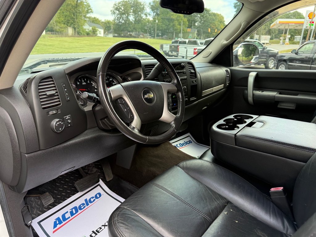 2009 Chevrolet Silverado - $13,800