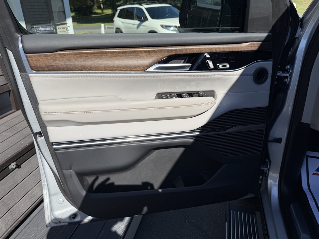 2023 Jeep Grand Wagoneer - $51,800