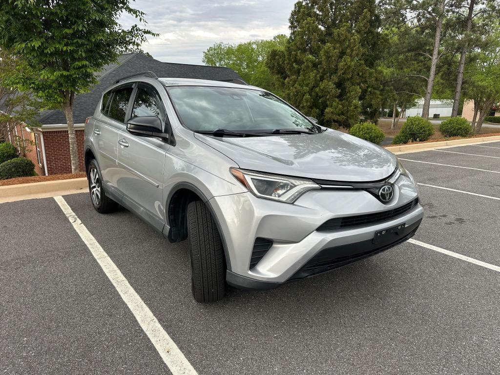 2017 Toyota RAV4 LE photo