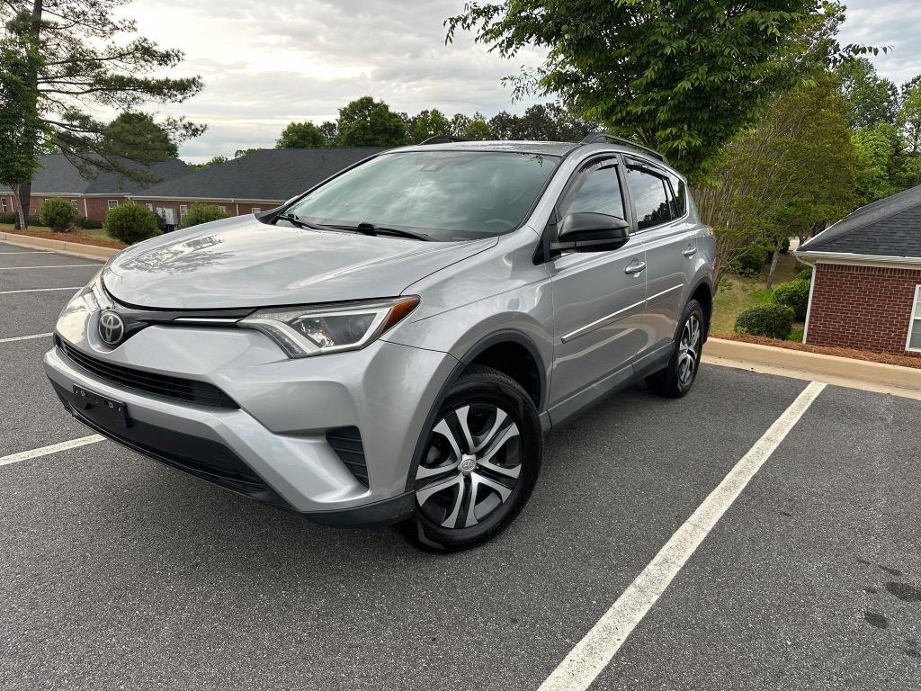 2017 Toyota RAV4 LE photo