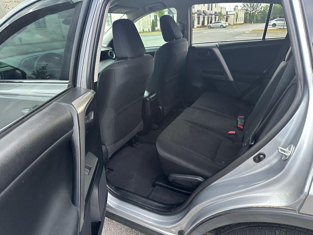 2017 Toyota RAV4 LE photo