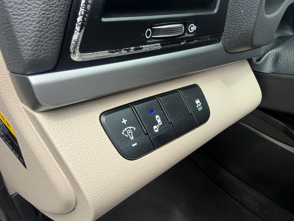 2017 Hyundai Elantra - $7,500