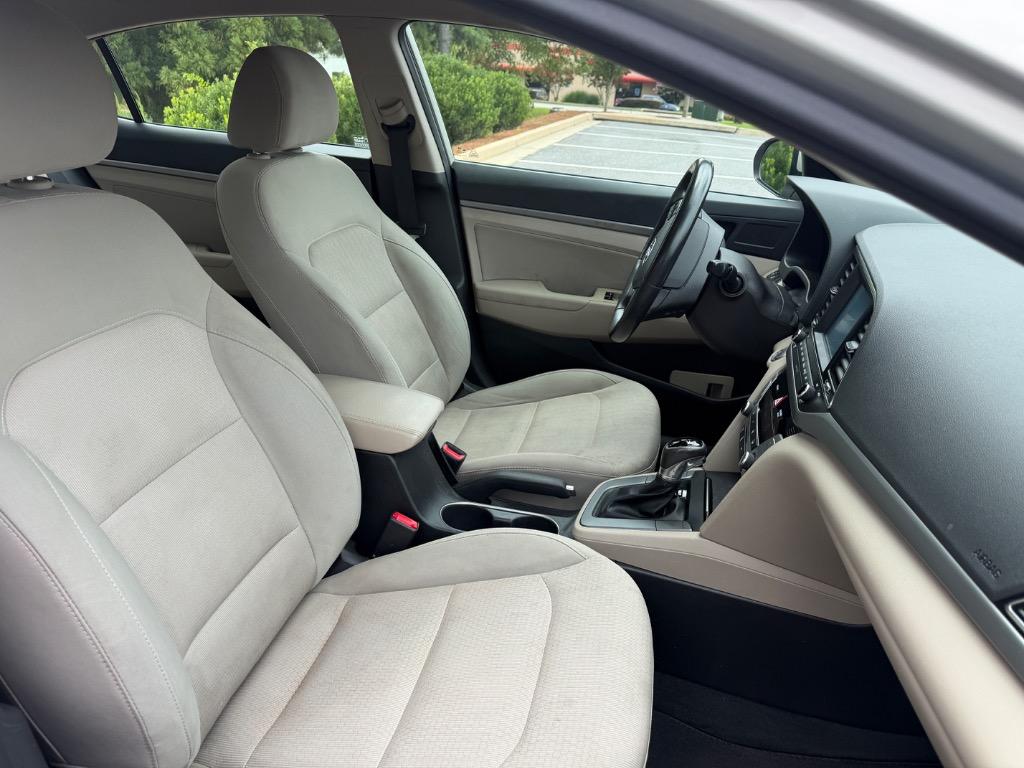 2017 Hyundai Elantra - $7,500
