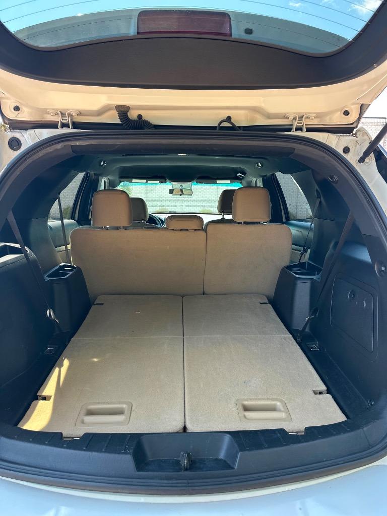 2016 Ford Explorer - $9,800