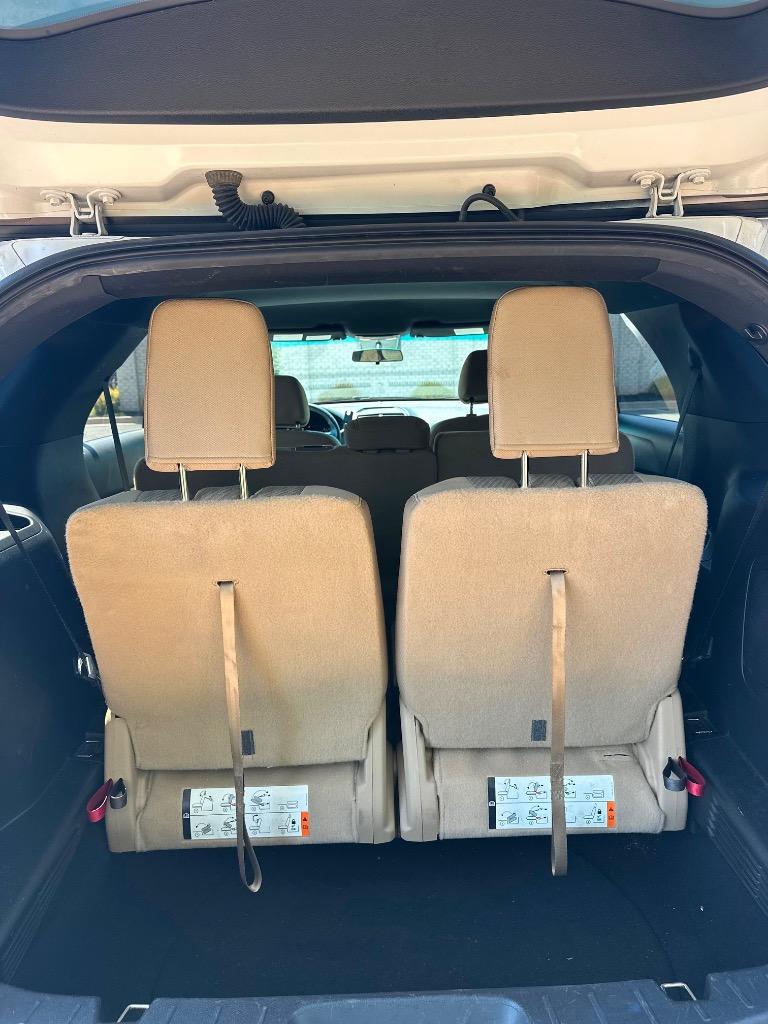 2016 Ford Explorer - $9,800