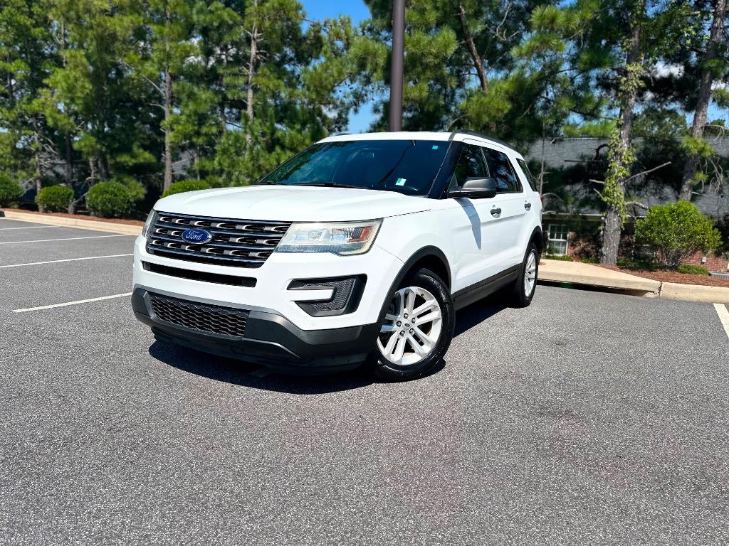 2016 Ford Explorer - $9,800