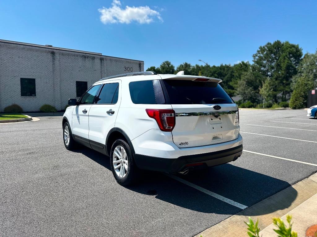 2016 Ford Explorer - $9,800
