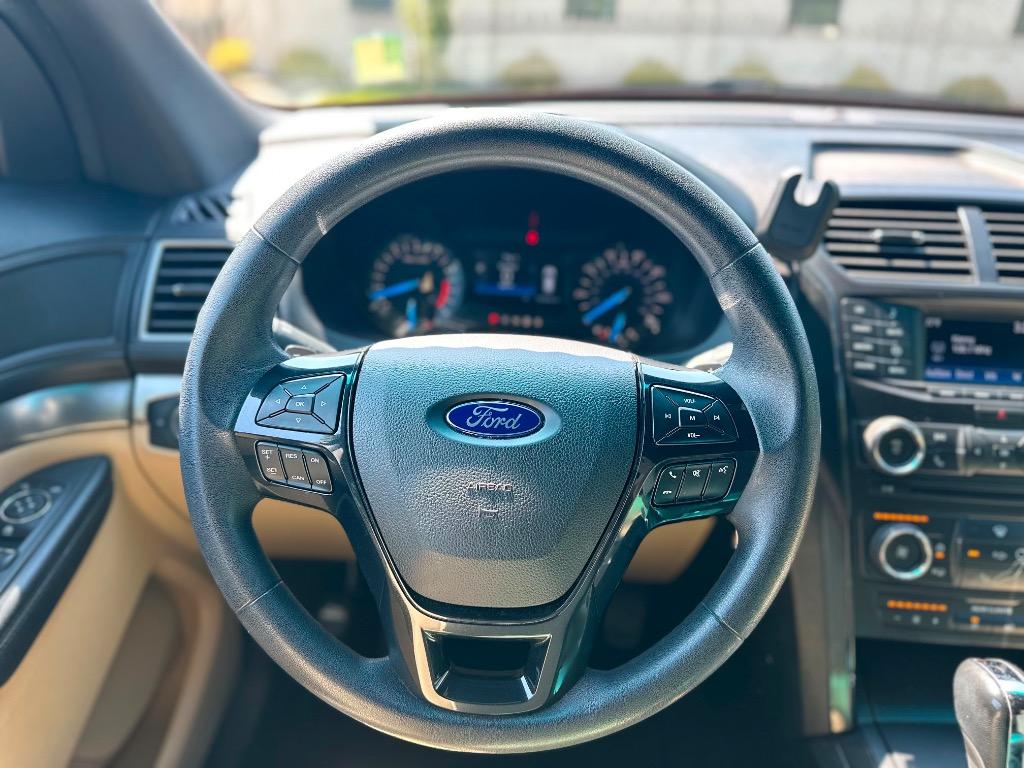 2016 Ford Explorer - $9,800