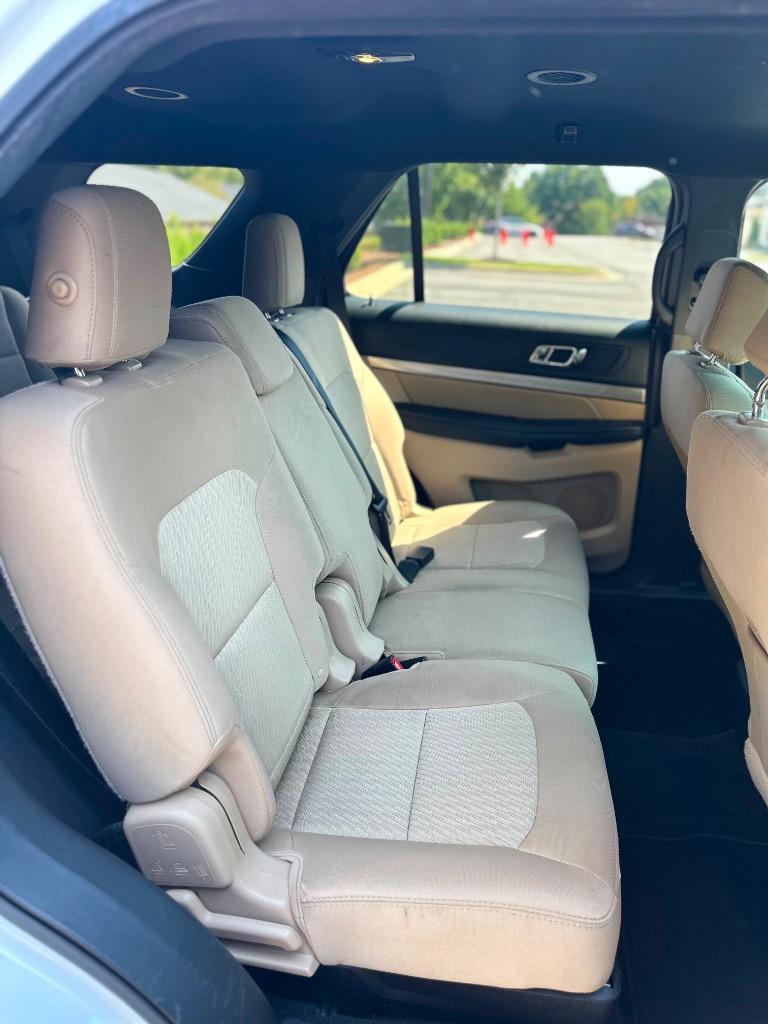 2016 Ford Explorer - $9,800