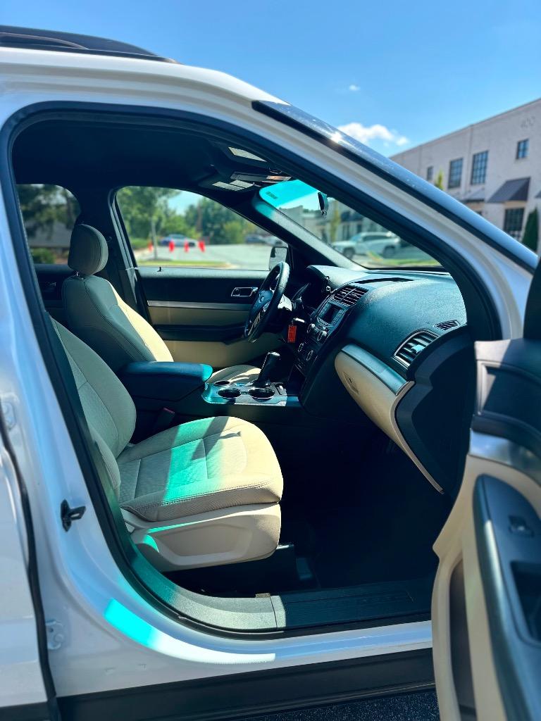 2016 Ford Explorer - $9,800