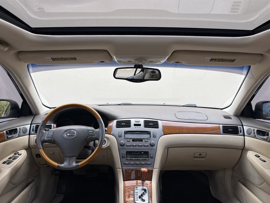 2005 LEXUS ES Sedan - $5,399