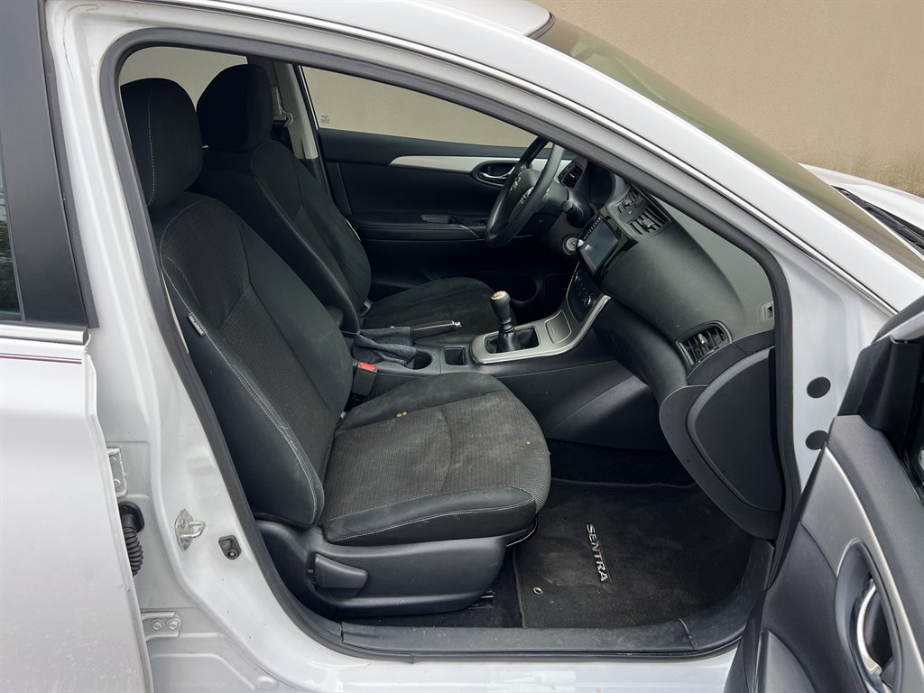 2019 Nissan Sentra S photo