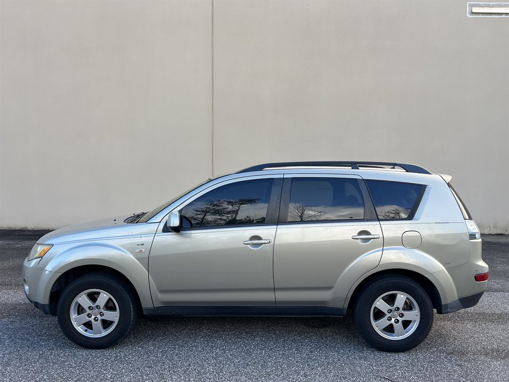 2008 Mitsubishi Outlander LS photo