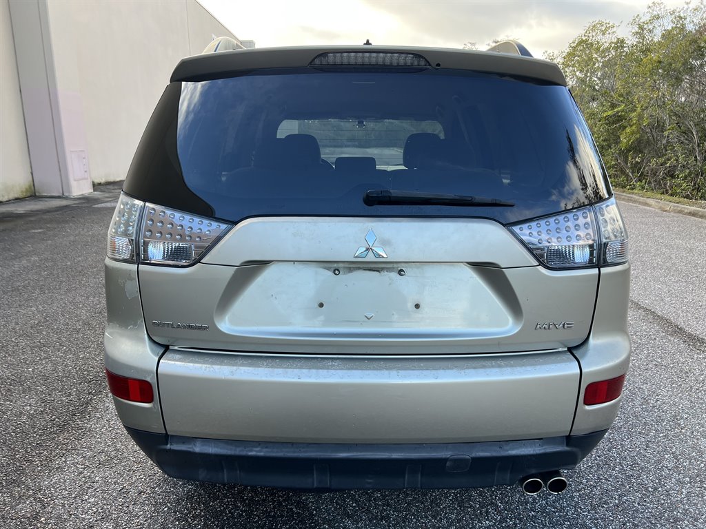 2008 Mitsubishi Outlander LS photo