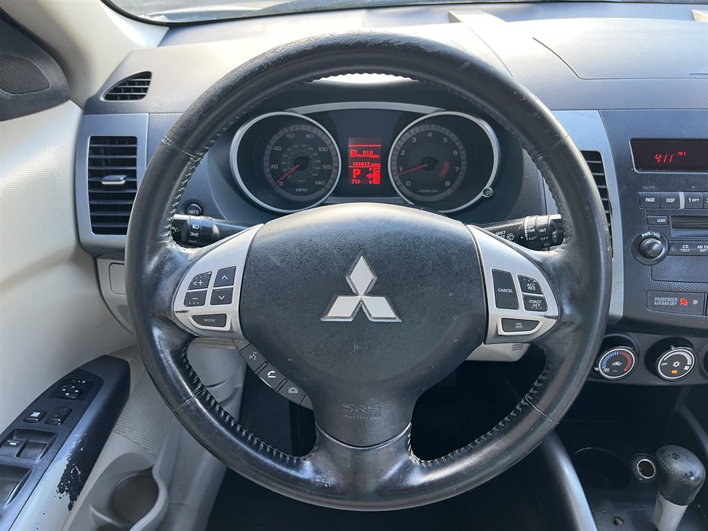 2008 Mitsubishi Outlander LS photo