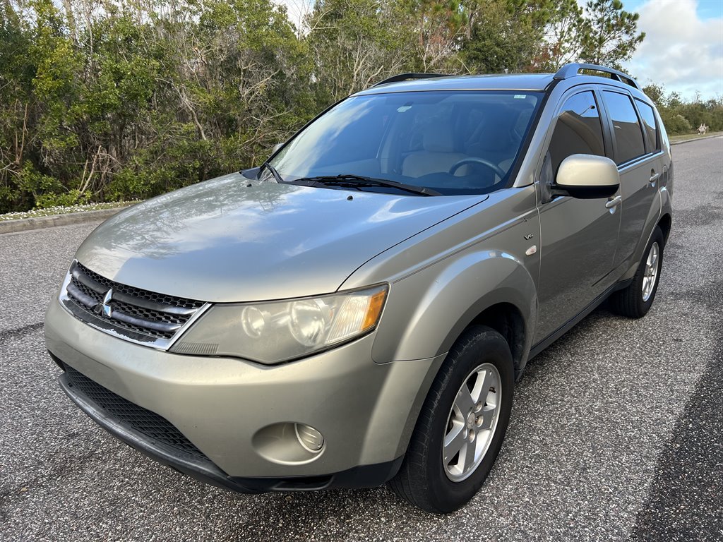 2008 Mitsubishi Outlander LS photo