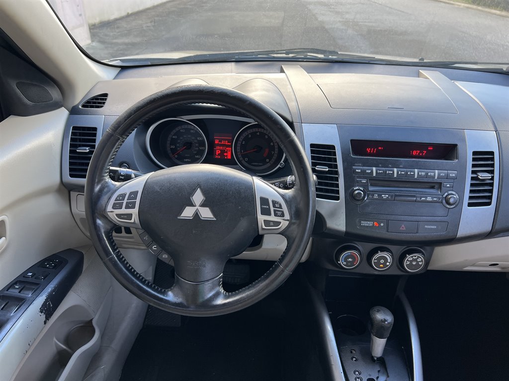 2008 Mitsubishi Outlander LS photo