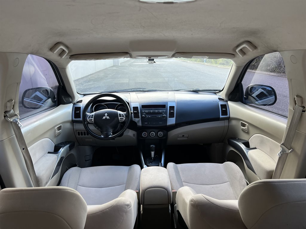 2008 Mitsubishi Outlander LS photo