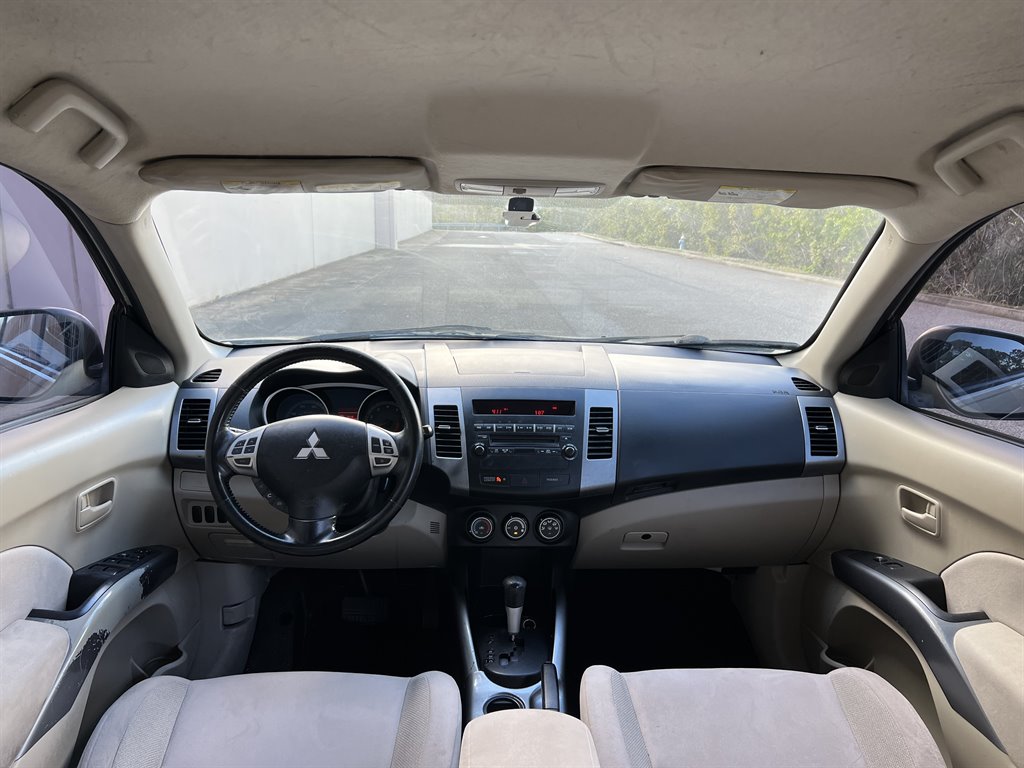 2008 Mitsubishi Outlander LS photo