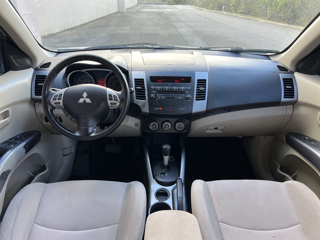 2008 Mitsubishi Outlander LS photo