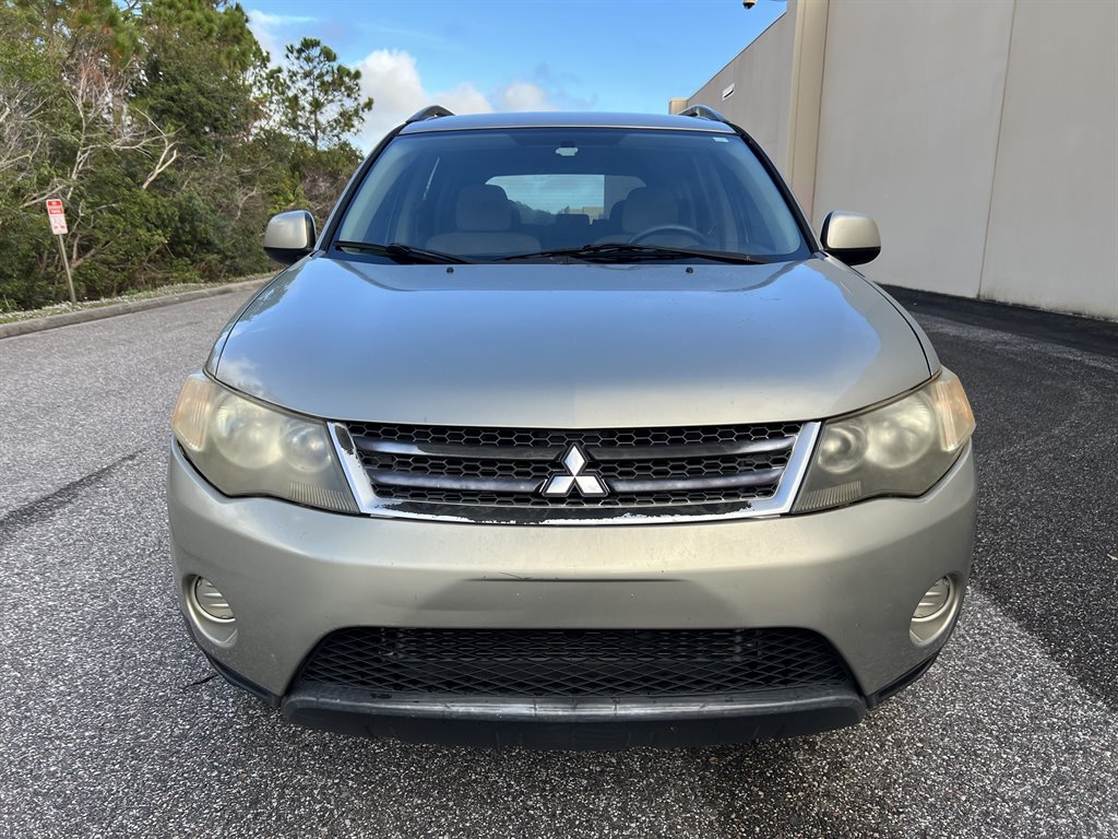 2008 Mitsubishi Outlander LS photo