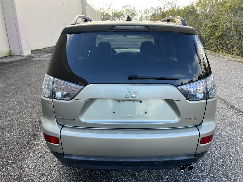 2008 Mitsubishi Outlander LS photo