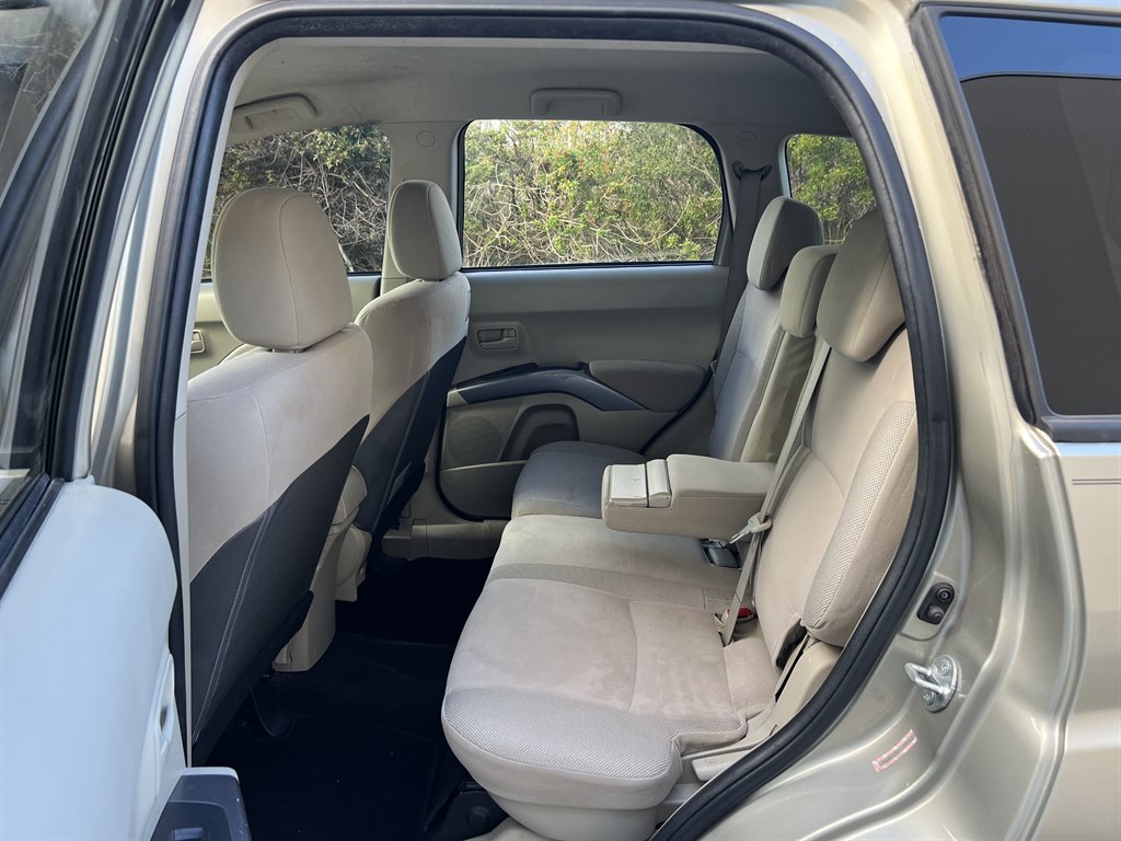 2008 Mitsubishi Outlander LS photo