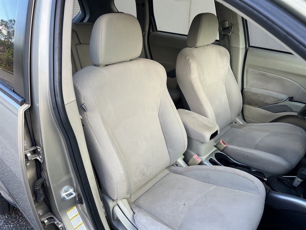 2008 Mitsubishi Outlander LS photo