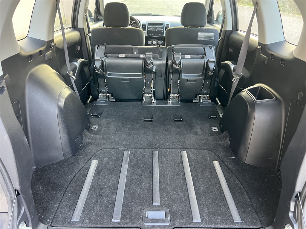 2007 Mitsubishi Outlander ES photo