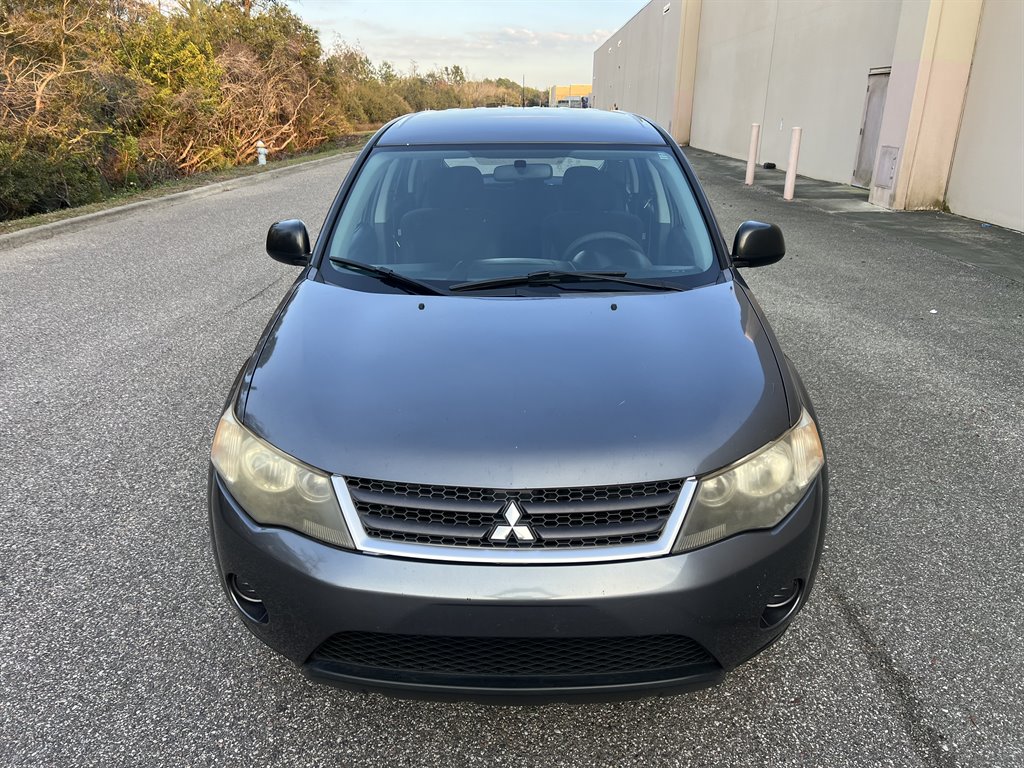 2007 Mitsubishi Outlander ES photo