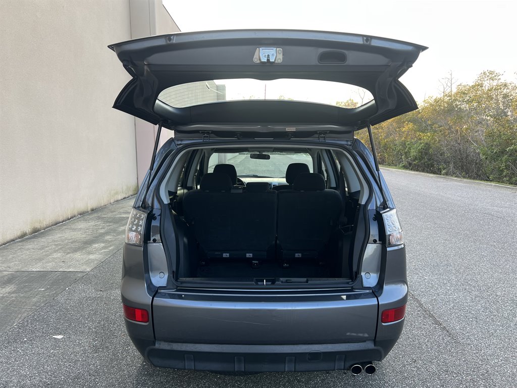 2007 Mitsubishi Outlander ES photo