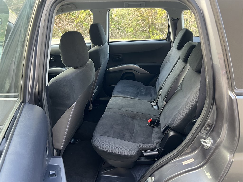 2007 Mitsubishi Outlander ES photo