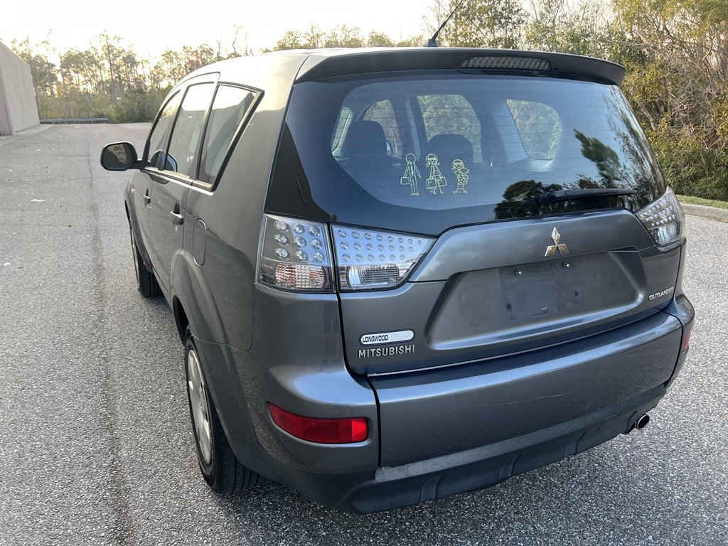 2007 Mitsubishi Outlander ES photo