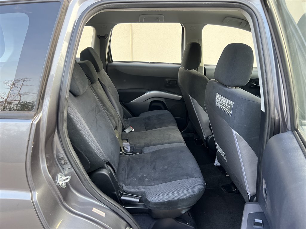 2007 Mitsubishi Outlander ES photo