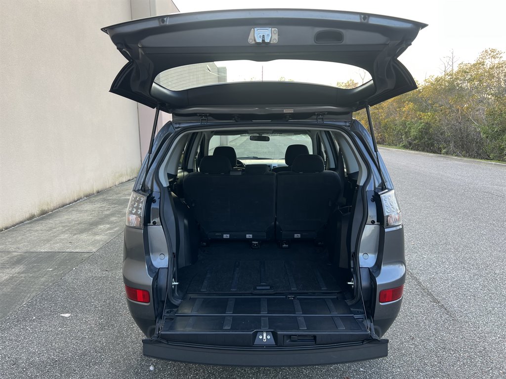 2007 Mitsubishi Outlander ES photo