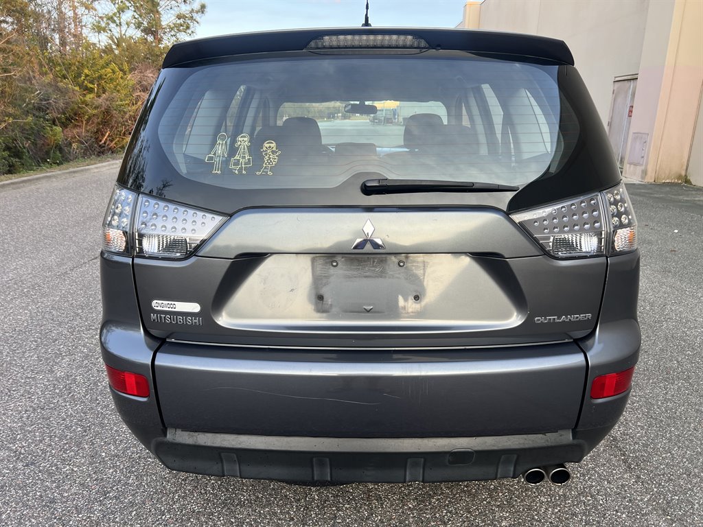 2007 Mitsubishi Outlander ES photo