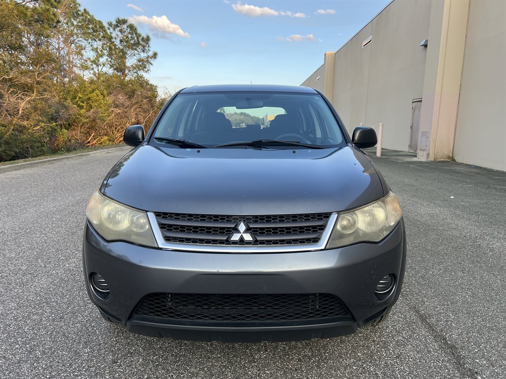 2007 Mitsubishi Outlander ES photo