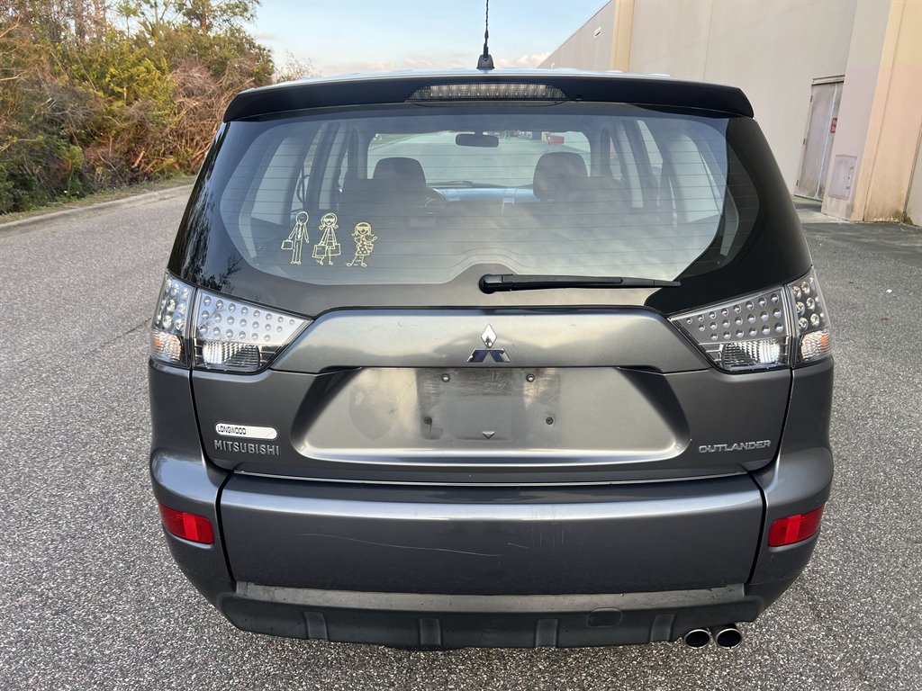 2007 Mitsubishi Outlander ES photo