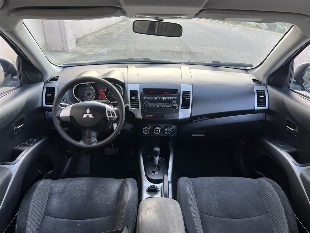 2007 Mitsubishi Outlander ES photo