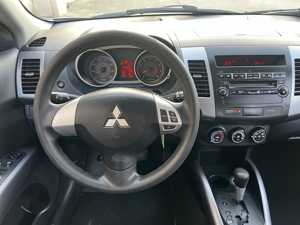 2007 Mitsubishi Outlander ES photo