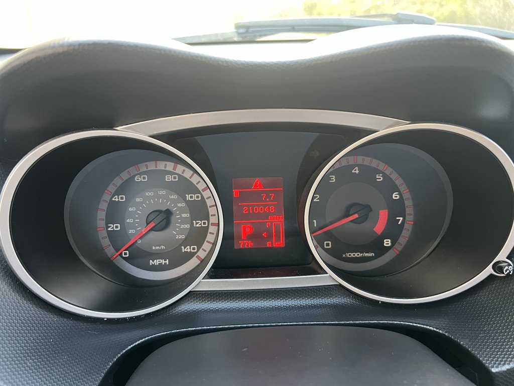 2007 Mitsubishi Outlander ES photo