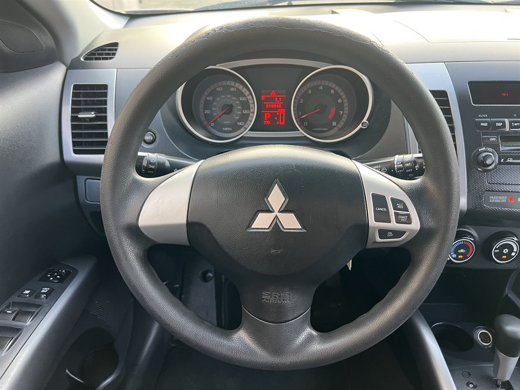 2007 Mitsubishi Outlander ES photo