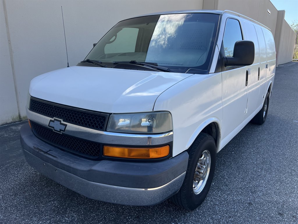 2004 Chevrolet Express 2500 2500 photo