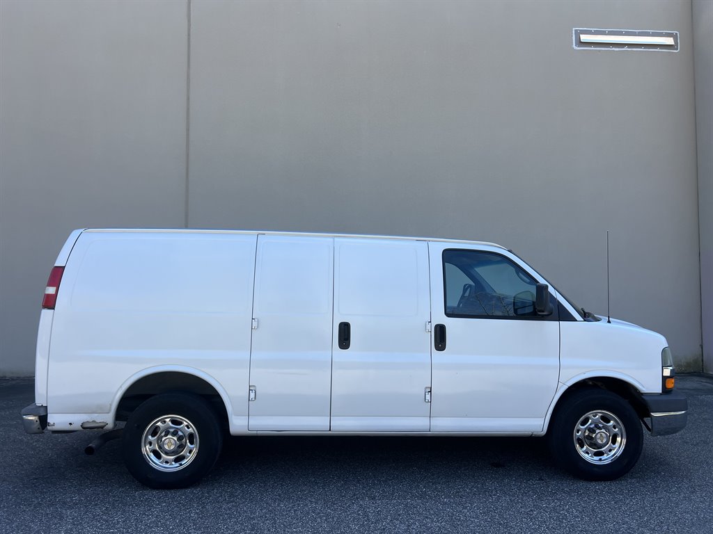 2004 Chevrolet Express 2500 2500 photo