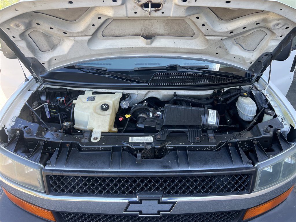2004 Chevrolet Express 2500 2500 photo