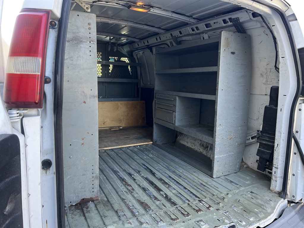 2004 Chevrolet Express 2500 2500 photo