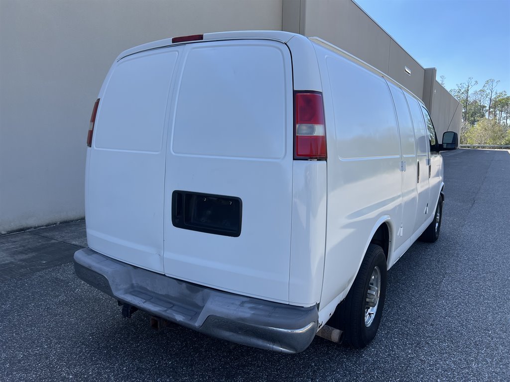 2004 Chevrolet Express 2500 2500 photo